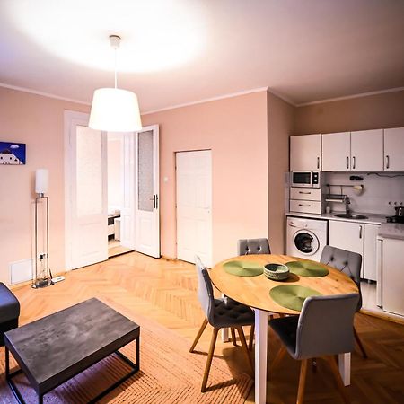 סיביו Jules' Sunny, Spacious And Central Apartment מראה חיצוני תמונה